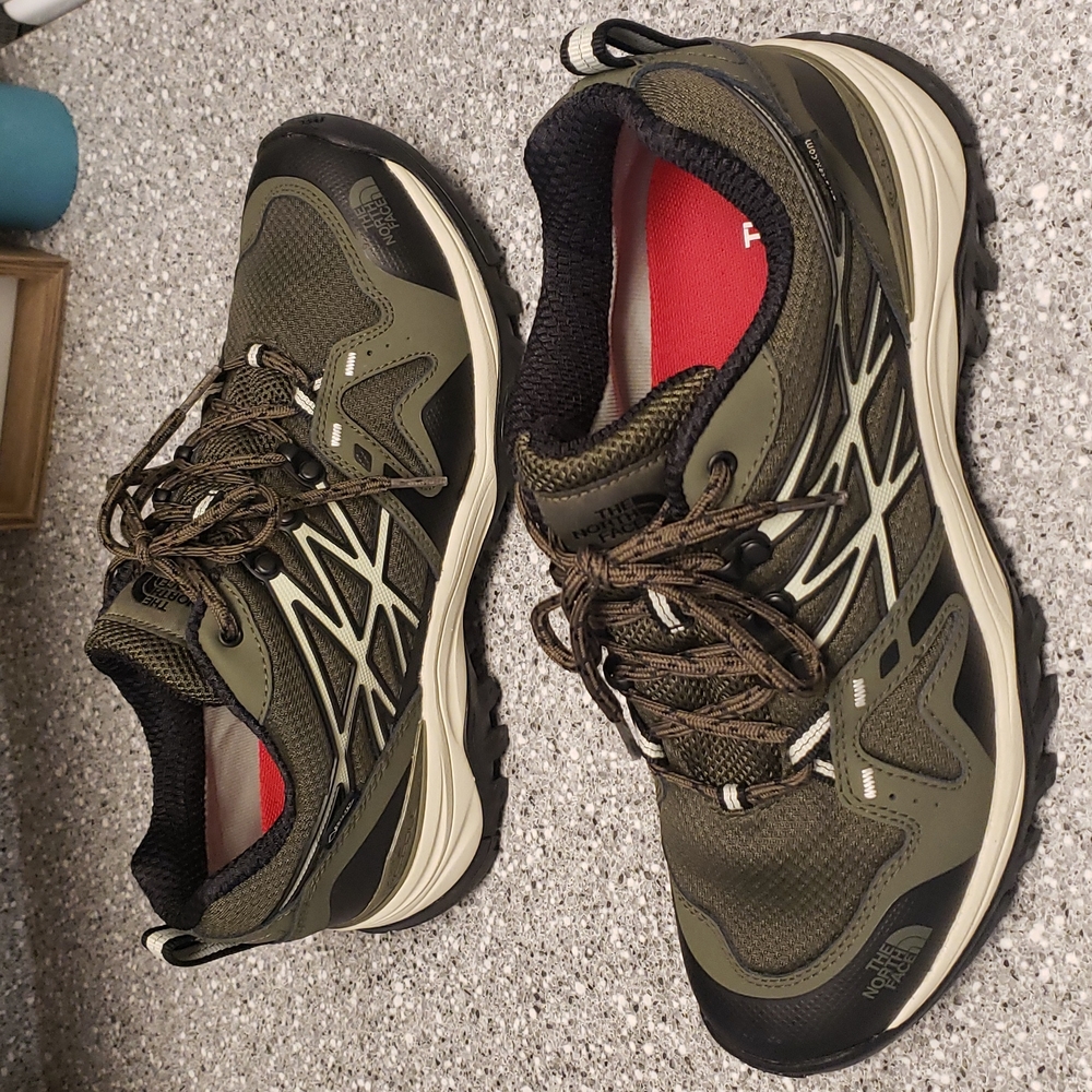 North Face Hedgehog Fastpack Gore-tex Vibram hiking shoes Men's size 9